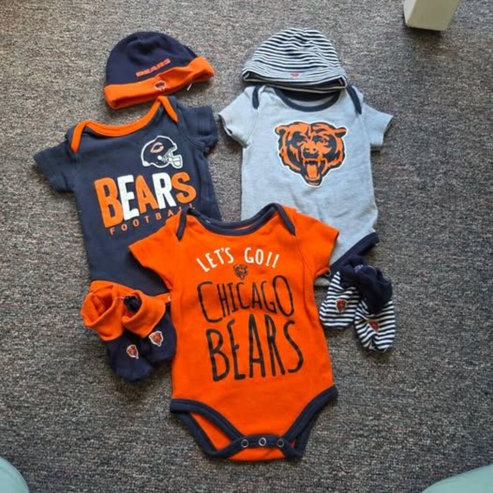 NFL Chicago Bears Baby Bodysuit Set Size 0-3M Hats & Footies